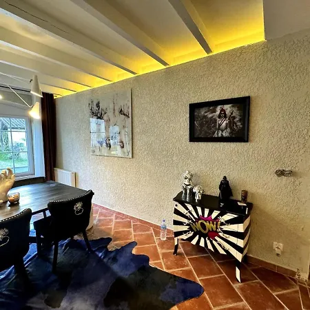 Le Charme 1 A 8 Pax 度假居